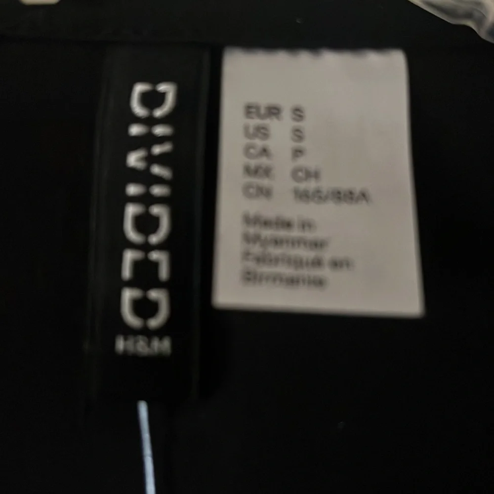 Black front tie shirt with bell sleeve - Picture 3 of 5
